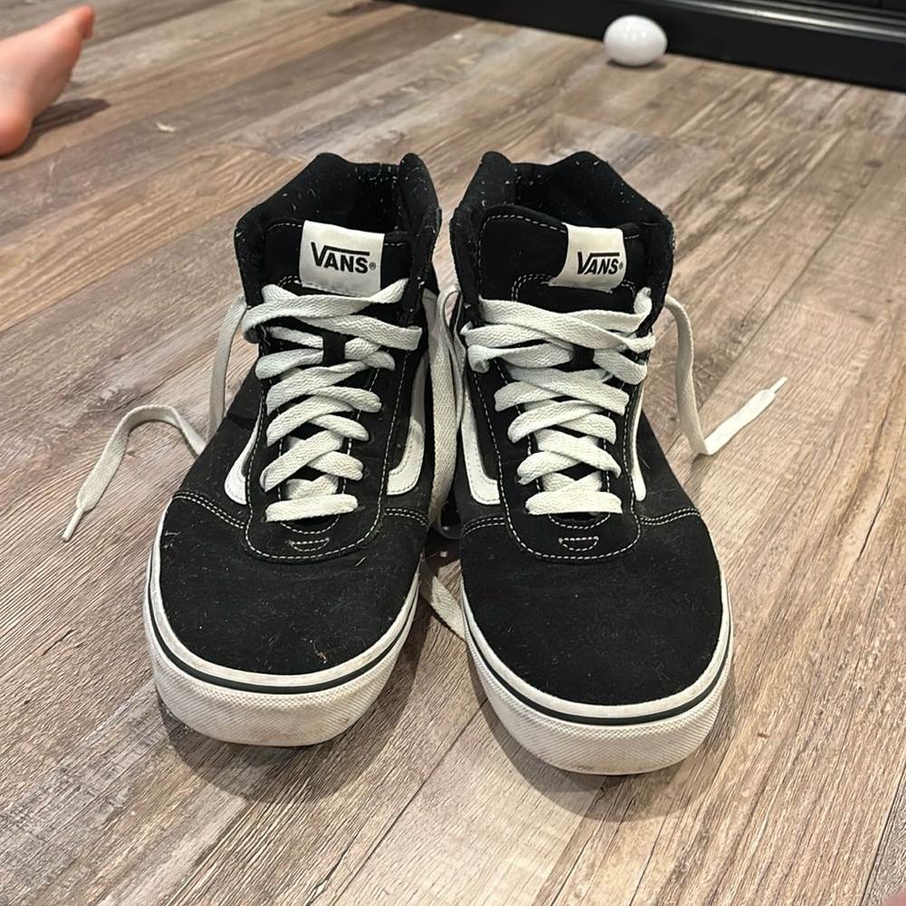 Men’s black vans size 13